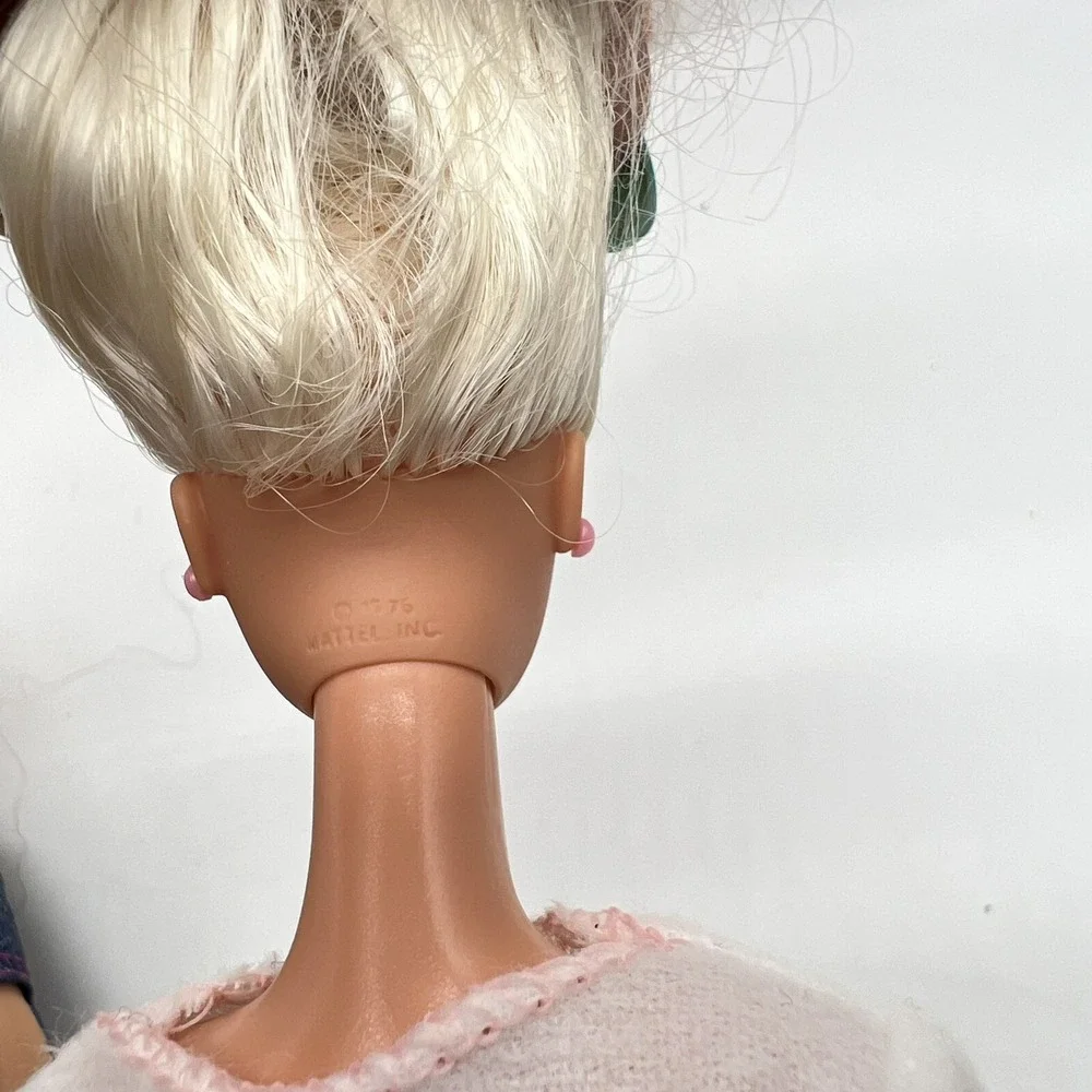 Mattel Barbie Doll Lot Of 4 With Clothes Vintage 2000s‎ & Modern Older Toy